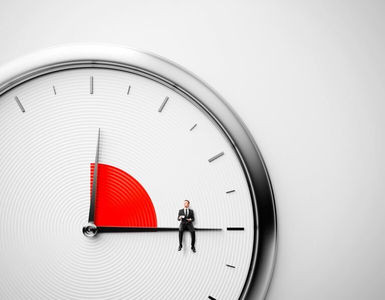 Cómo Se Calcula la Integración del Mes de Despido en Periodo de Prueba 12 contrato laboral y reloj de tiempo