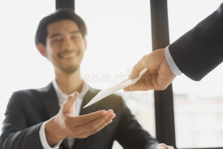 Cómo se calculan el aguinaldo y las vacaciones pagas en Argentina