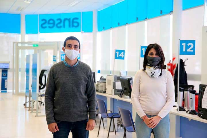 oficina anses atendiendo a personas