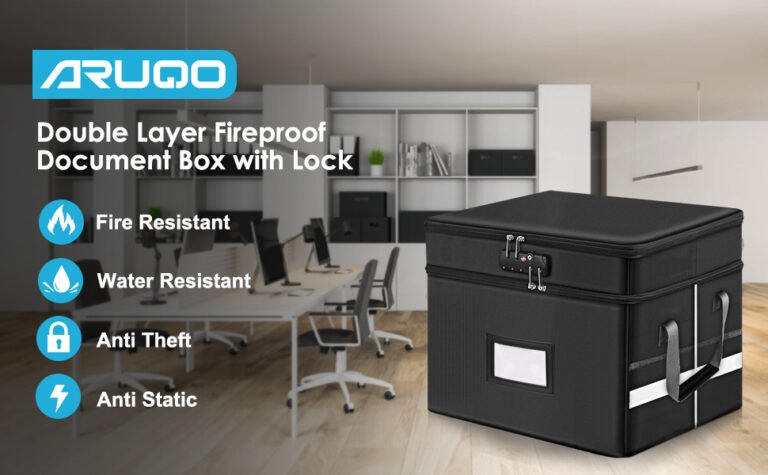 pasaporte y documentos en mesa ordenada