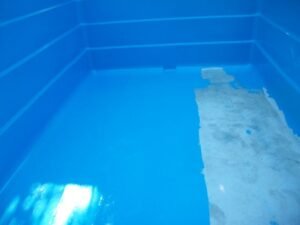 piscina pintada con pintura al caucho
